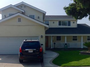 2937 Vuelta Grande Ave, Long Beach, CA 90815