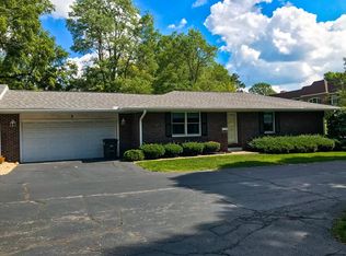 3 Ambassador Dr, Danville, IL 61832