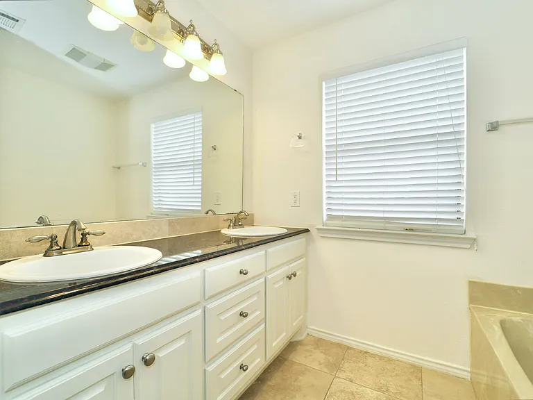 407 Josephine St — Photo 18