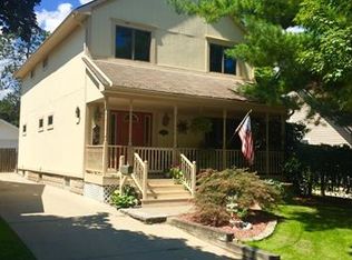 403 Taylor Ave, Rochester, MI 48307