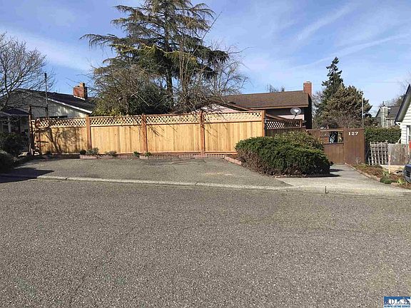 2nd image of 127 E Lopez Ave
