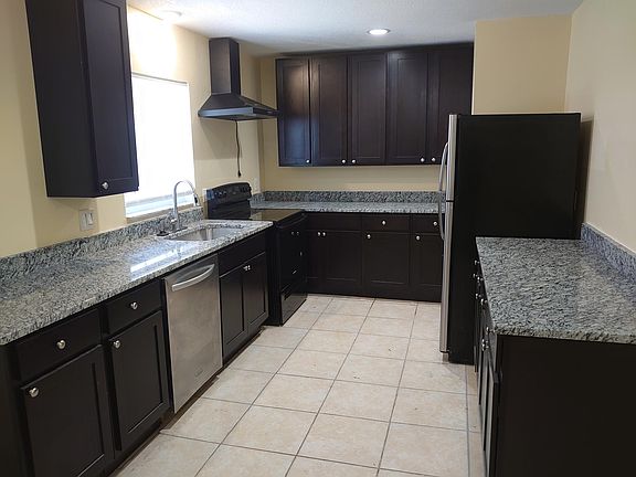 5th image of 13440 Johnson St