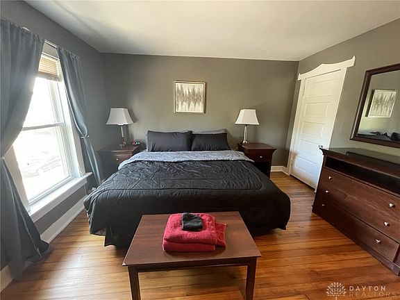 4th image of 229 Morton Ave