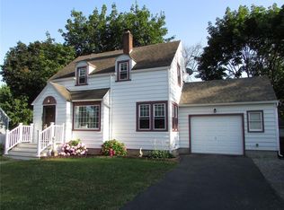 707 Latta Rd, Rochester, NY 14612