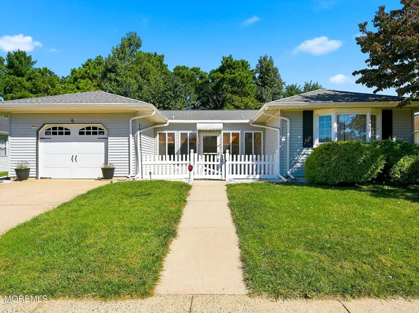 6 Pechanga Street, Toms River, NJ 08757