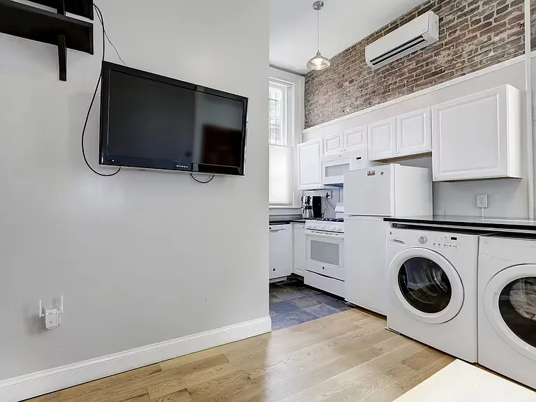 931 R St NW #1 — Photo 9