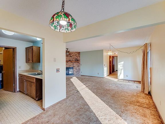 5th image of 13374 Hughes Ct