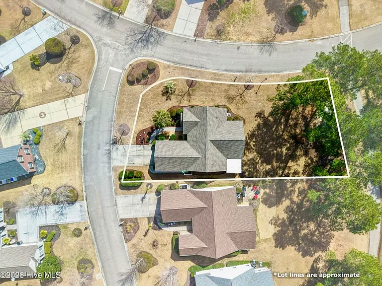 7401 Hermitage Ln — Photo 4