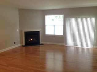 3004 Camelot Ct, Helmetta, NJ 08828