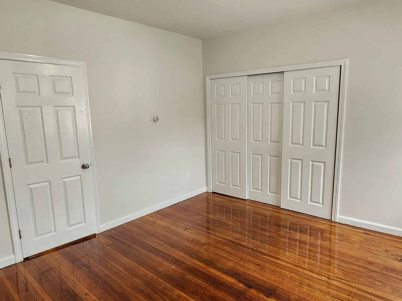 2 bed, 900 sqft, $2,800 — Photo 4