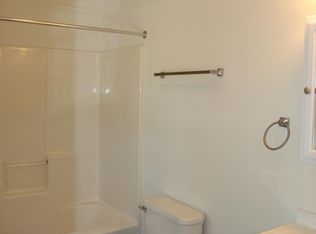 8 Kabalian Dr, Schenectady, NY 12309