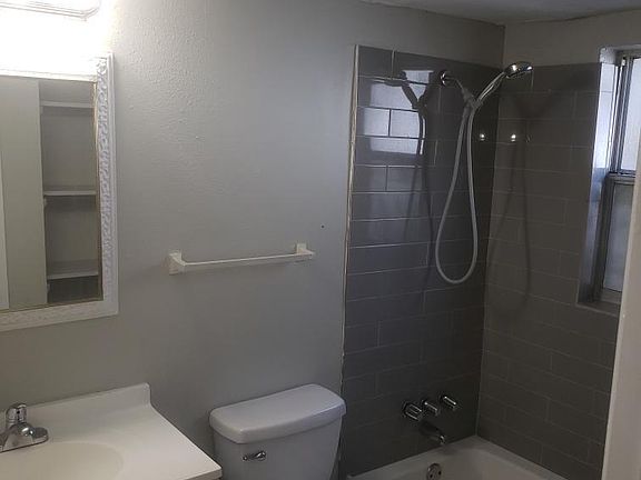 2nd image of 1015 E Bougainvillea Ave APT A