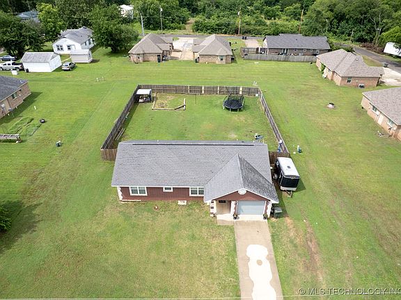 2nd image of 609 W Smiser Rd