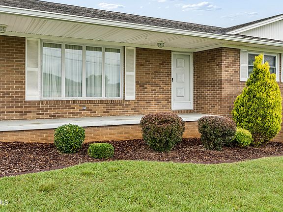 3rd image of 112 Hillrise Rd