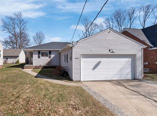 6407 Fernhurst Ave, Parma Heights, OH 44130