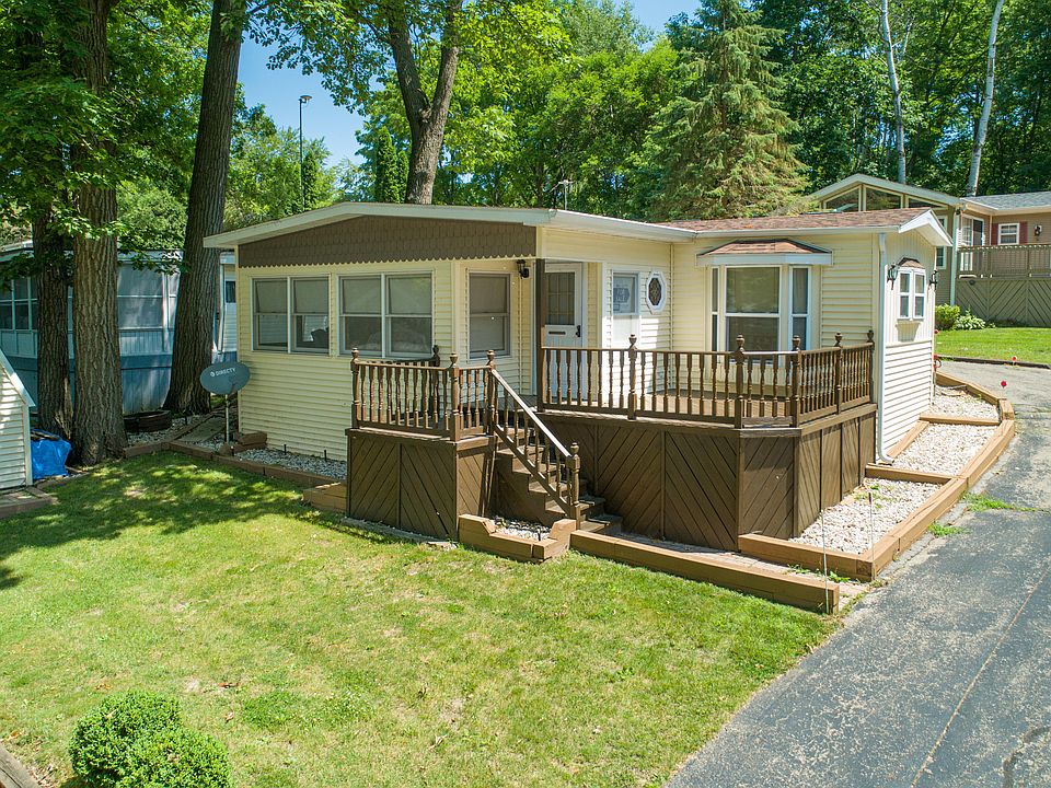 1st image of W5229 Surfwood Dr #90