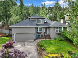 7295 Glacier Dr, Springfield, OR 97478