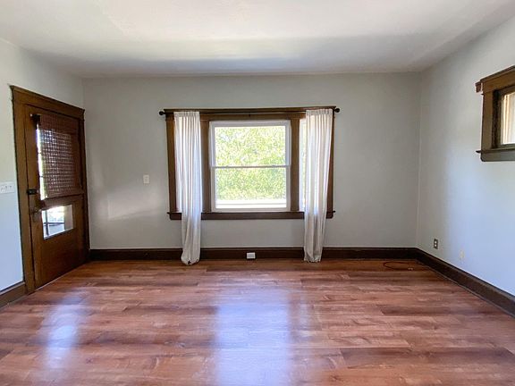 4th image of 1296 Cranford Ave