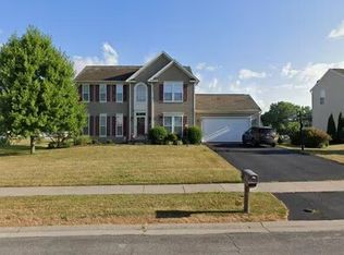 32 Goldfinch Dr, West Henrietta, NY 14586