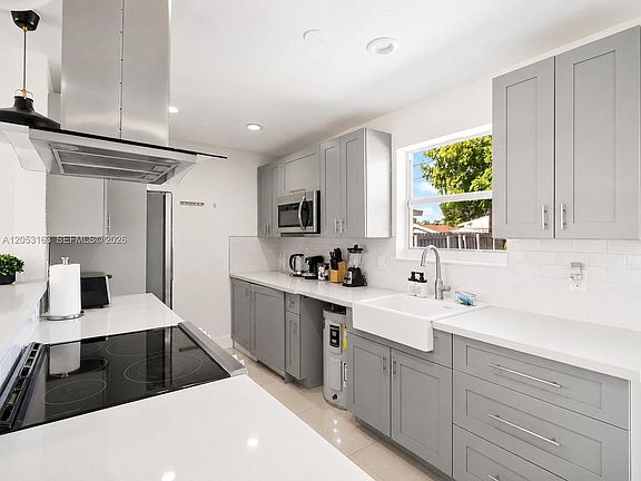 4th image of 6441 Meade St