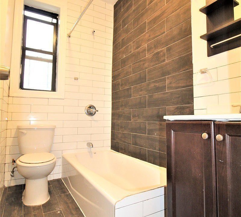 2nd image of 2876 Jerome Ave #F5