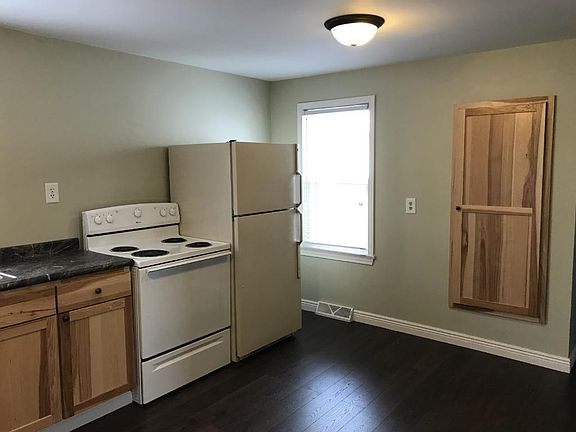 5th image of 107 3rd Ave S