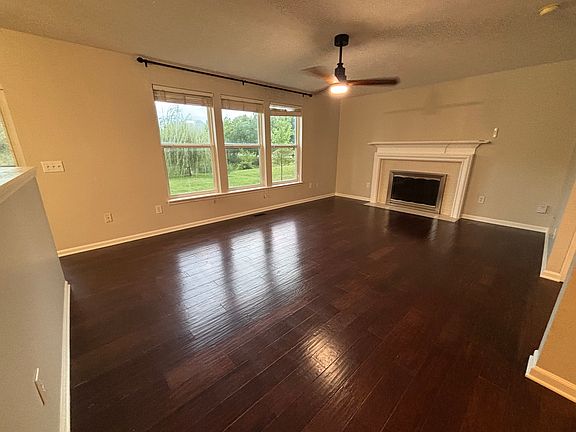4th image of 5895 Mill Oak Dr