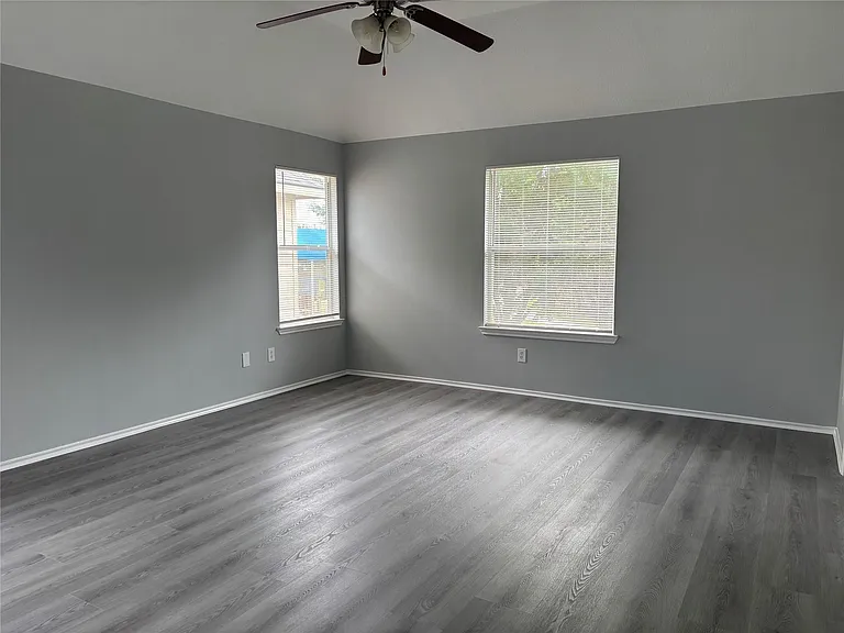 13642 Rural Oak St — Photo 31