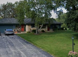 546 W Fairy Chasm Rd, Bayside, WI 53217