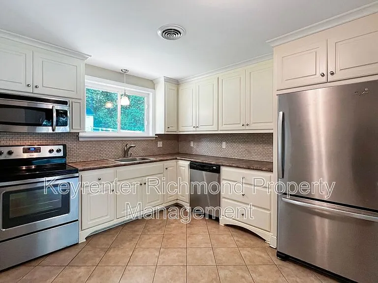 5509 Swan Dr — Photo 8