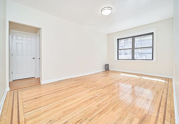 2nd image of 736 W 173rd St APT A5