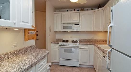 4th image of 1960 N Lincoln Park West Ave #907