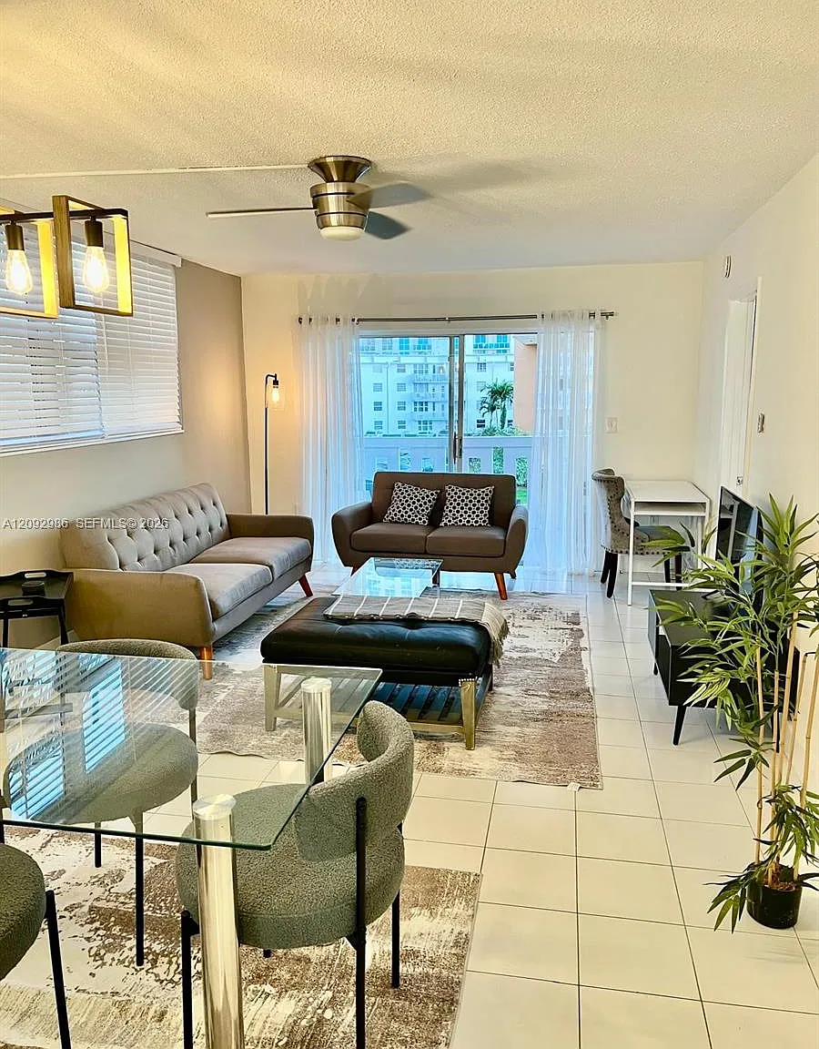 1889 S Ocean Dr — Photo 4