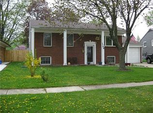 1768 Parkway Dr S, Maumee, OH 43537