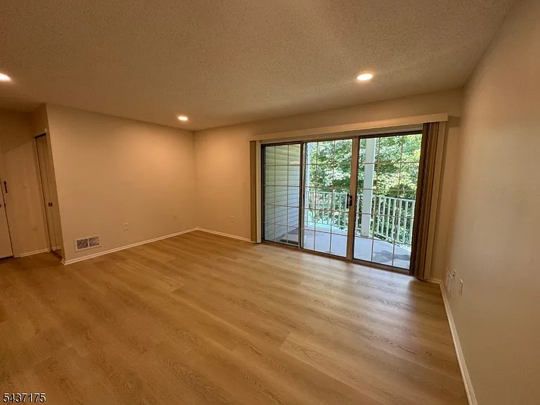7 Sheffield Ct #7 — Photo 3