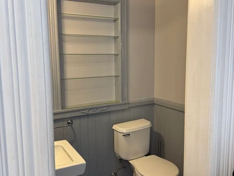 Park Room half-bath