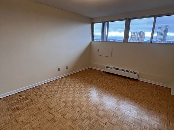 4th image of 345 Laurier Ave E #901