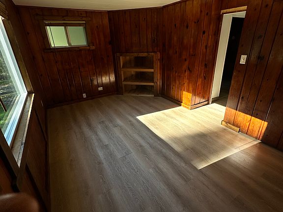 5th image of 321 1st Ave N