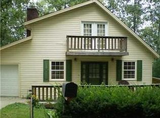 689 Lakeview Dr, Elkview, WV 25071