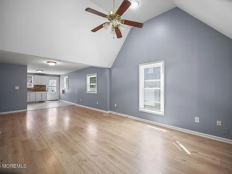 804 Nutswamp Rd #RED — Photo 8