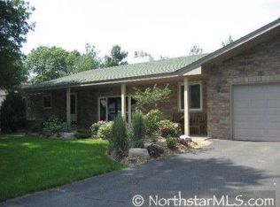 202 Heritage Cir N, Burnsville, MN 55337