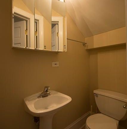 4th image of 1008 W Waveland Ave APT 2