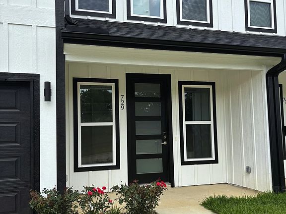 2nd image of 729 Ebenezer Ln