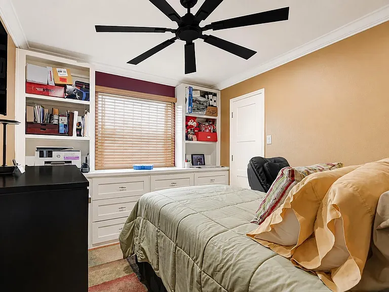 1807 Strongs Ct — Photo 18