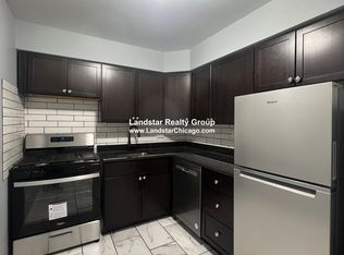 1523 W Morse Ave FLOOR 1, Chicago, IL 60626