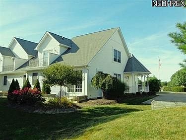 3rd image of 562 Vicksburg Ct