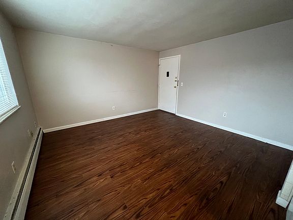 4th image of 1514 Cedar Ave APT 2