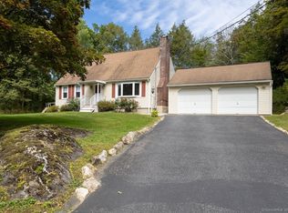 55 Woodland Dr, Lakeville, CT 06039