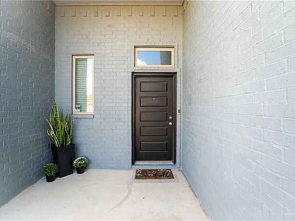 2nd image of 3430 Aquamarine Ln