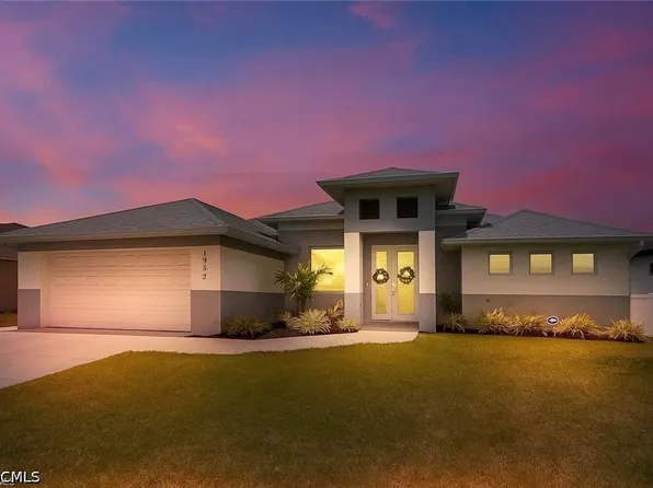 1922 NE 17th Place Cpe, Coral, FL 33909